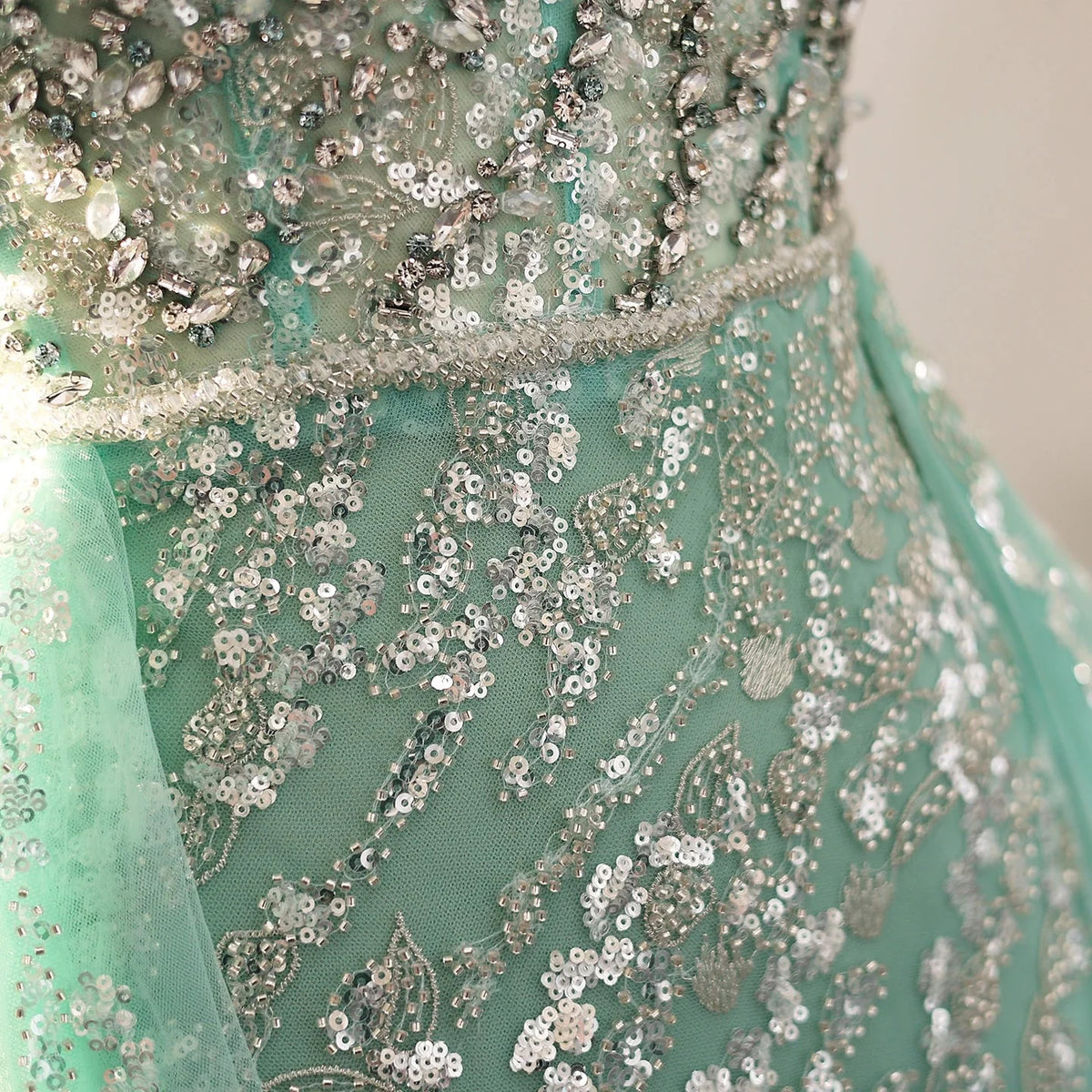 Luxury Dubai Feathers Lilac Evening Dress with Overskirt Side Slit Arabic Blue Green Women Wedding Party Gowns SS252