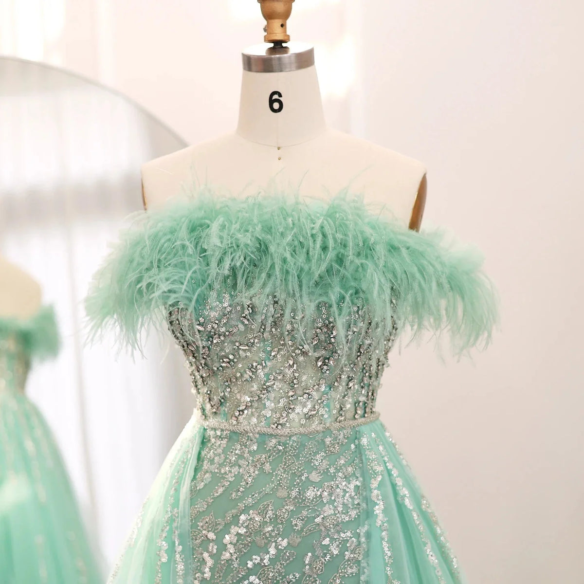 Luxury Dubai Feathers Lilac Evening Dress with Overskirt Side Slit Arabic Blue Green Women Wedding Party Gowns SS252