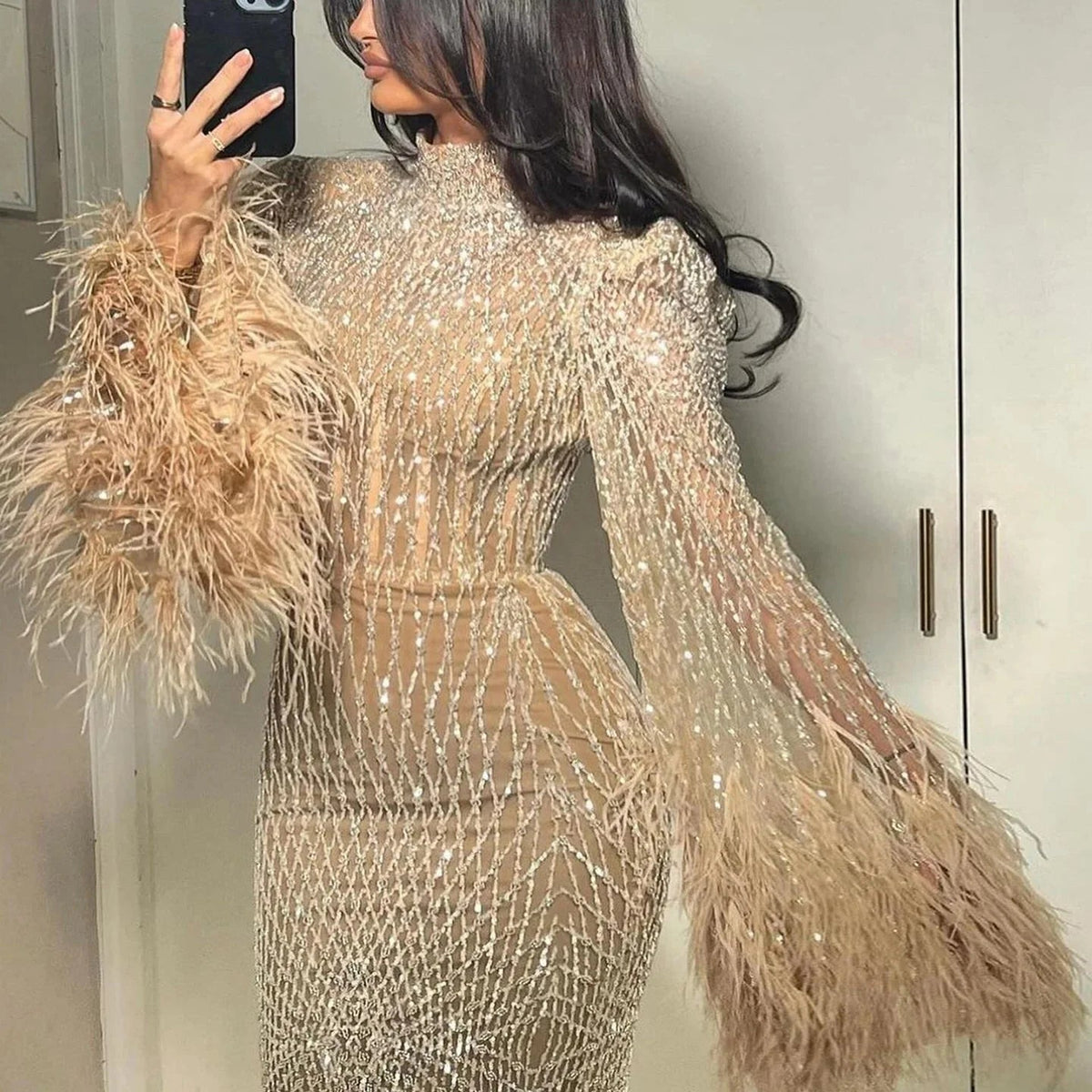 Luxury Dubai Feathers Nude Evening Dresses Long Sleeves Elegant High Neck Arabic Wedding Formal Party Gowns SS227