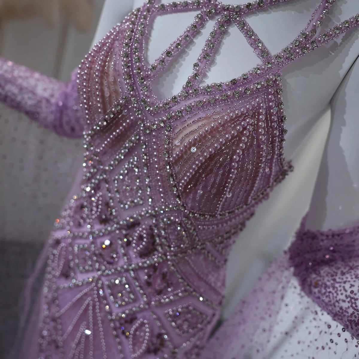 Luxury Dubai Lilac Evening Dresses with Gloves Cape Sleeves Long Straight Beyonce Celebrity Prom Party Gowns SS437
