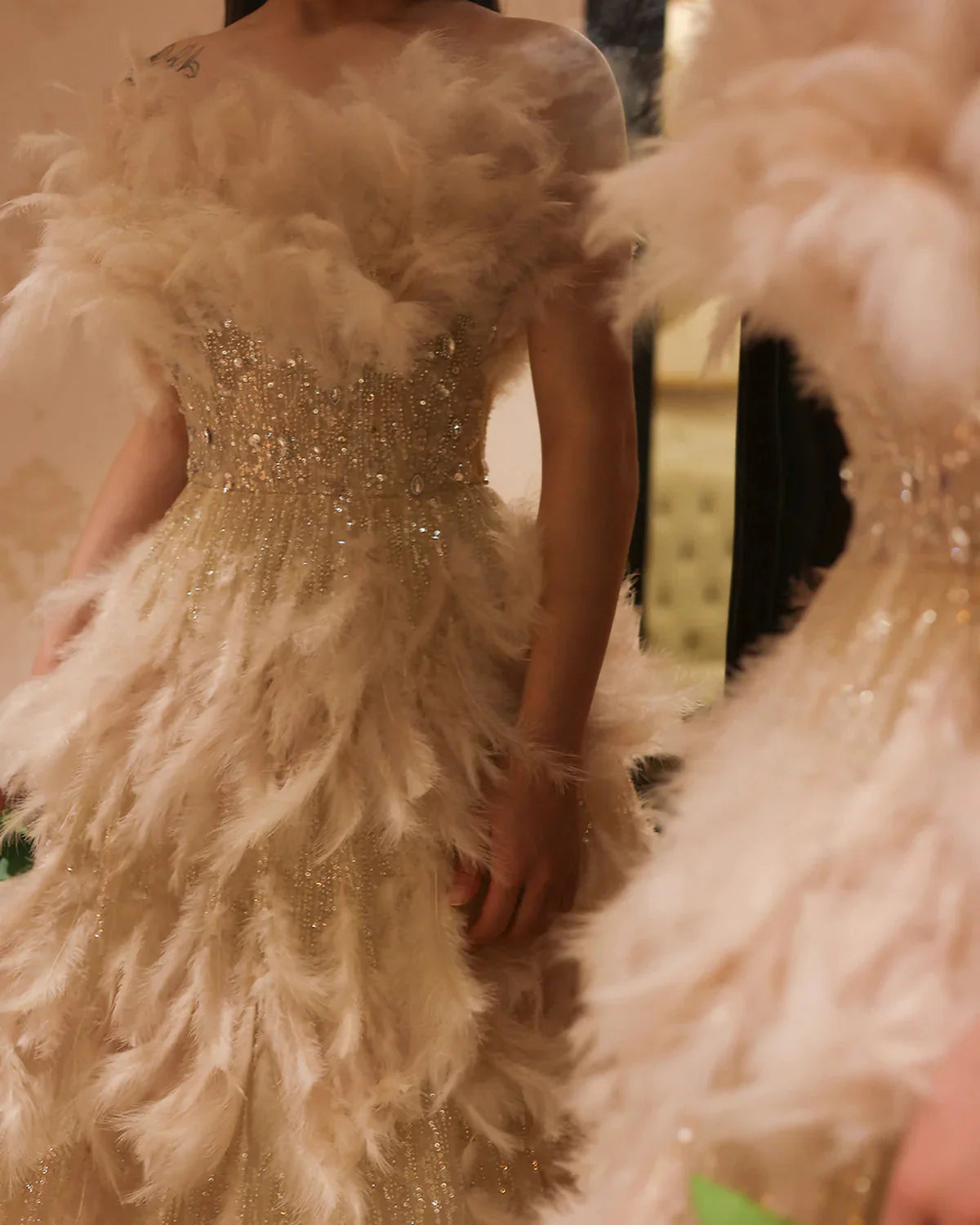 Luxury Feathers Princess Ball Gown Cream Evening Dress for Women Wedding Engament Party Dress SS532