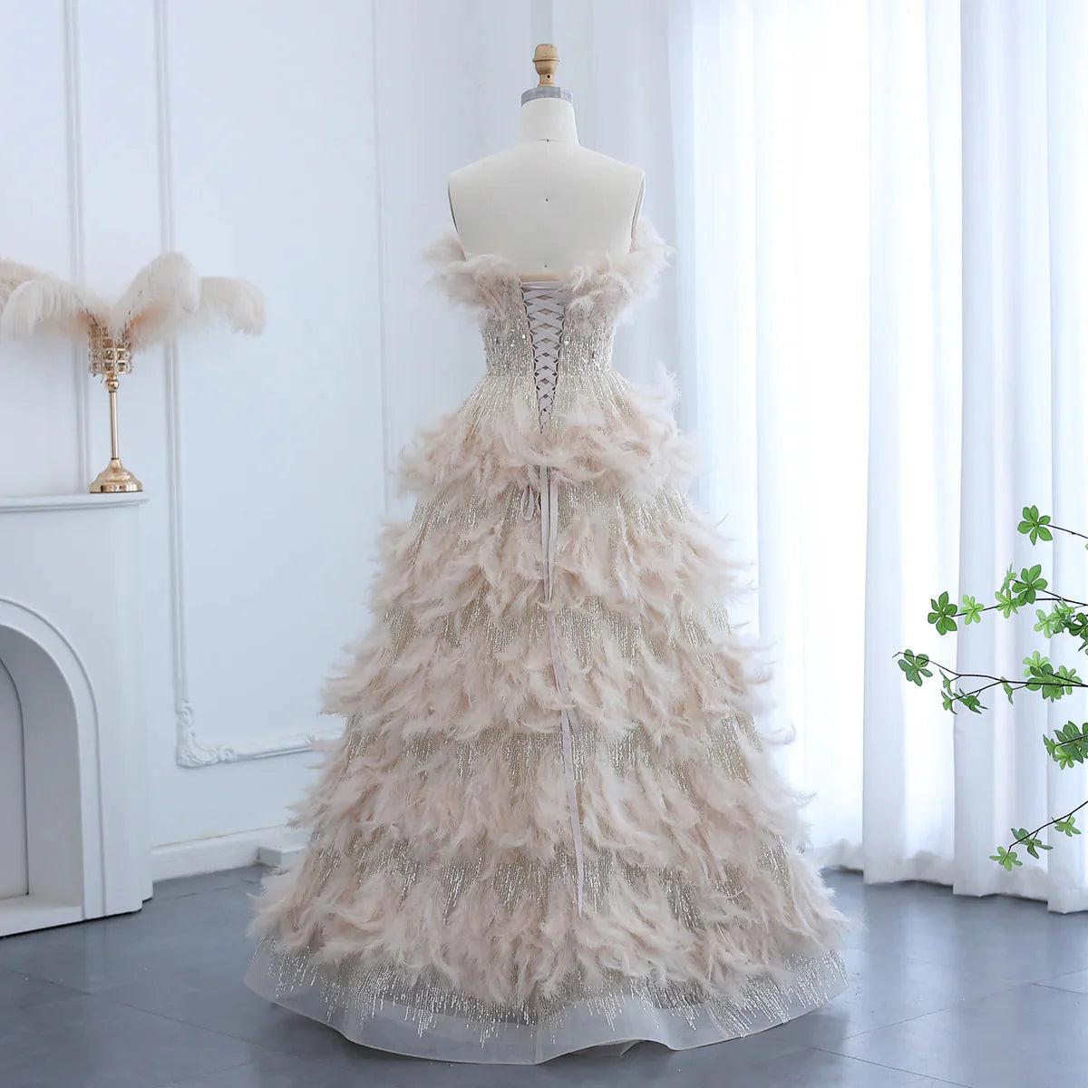 Luxury Feathers Princess Ball Gown Cream Evening Dress for Women Wedding Engament Party Dress SS532