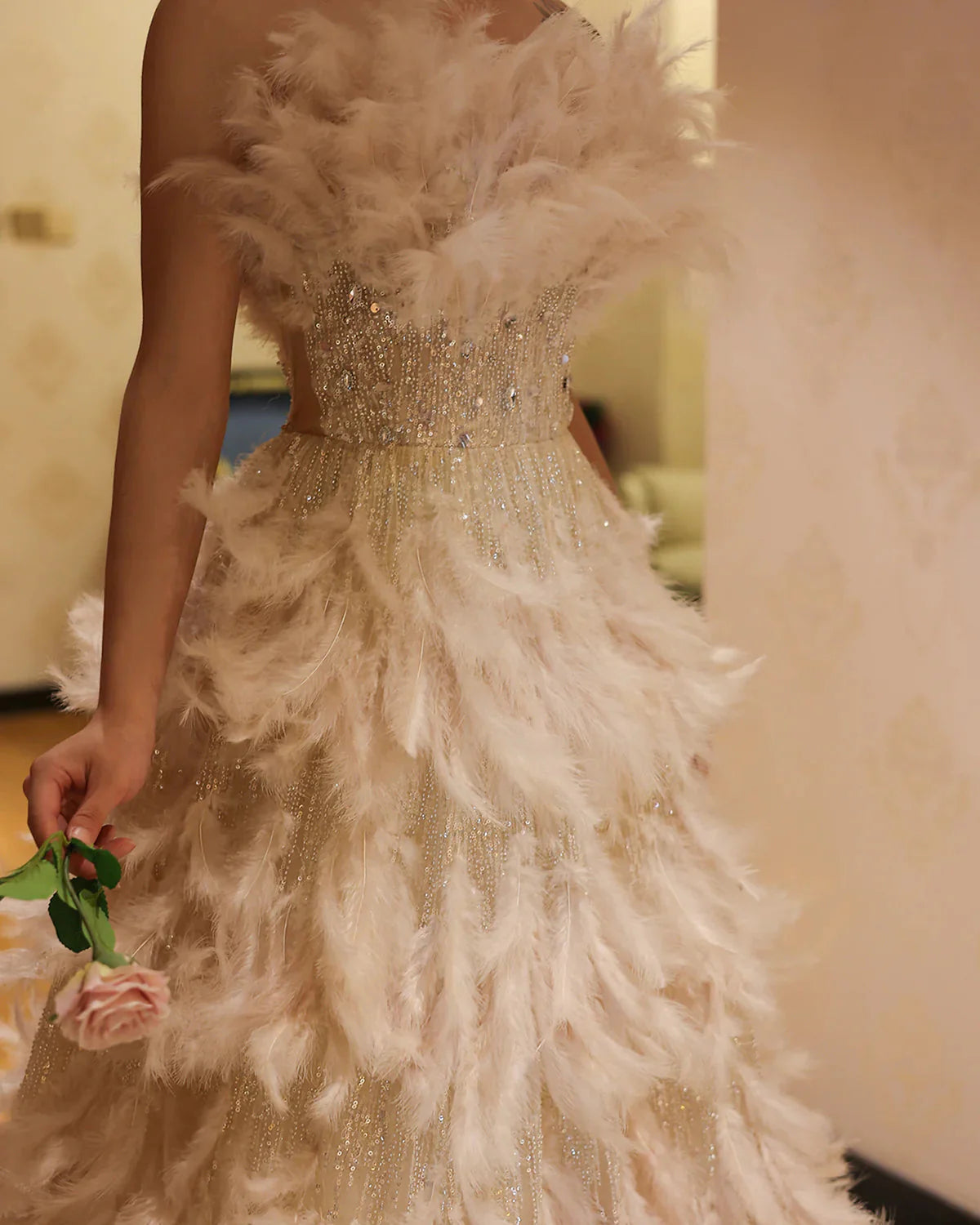 Luxury Feathers Princess Ball Gown Cream Evening Dress for Women Wedding Engament Party Dress SS532