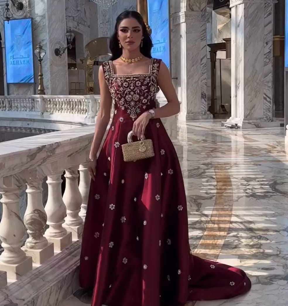 Luxury Burgundy Beaded Square Neck Evening Dress XD-065