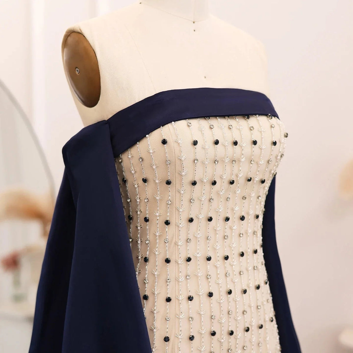 Navy Blue White Strapless Luxury Dubai Evening Dresses with Cape Midi Arabic Women Wedding Party Gowns 2024 SS422