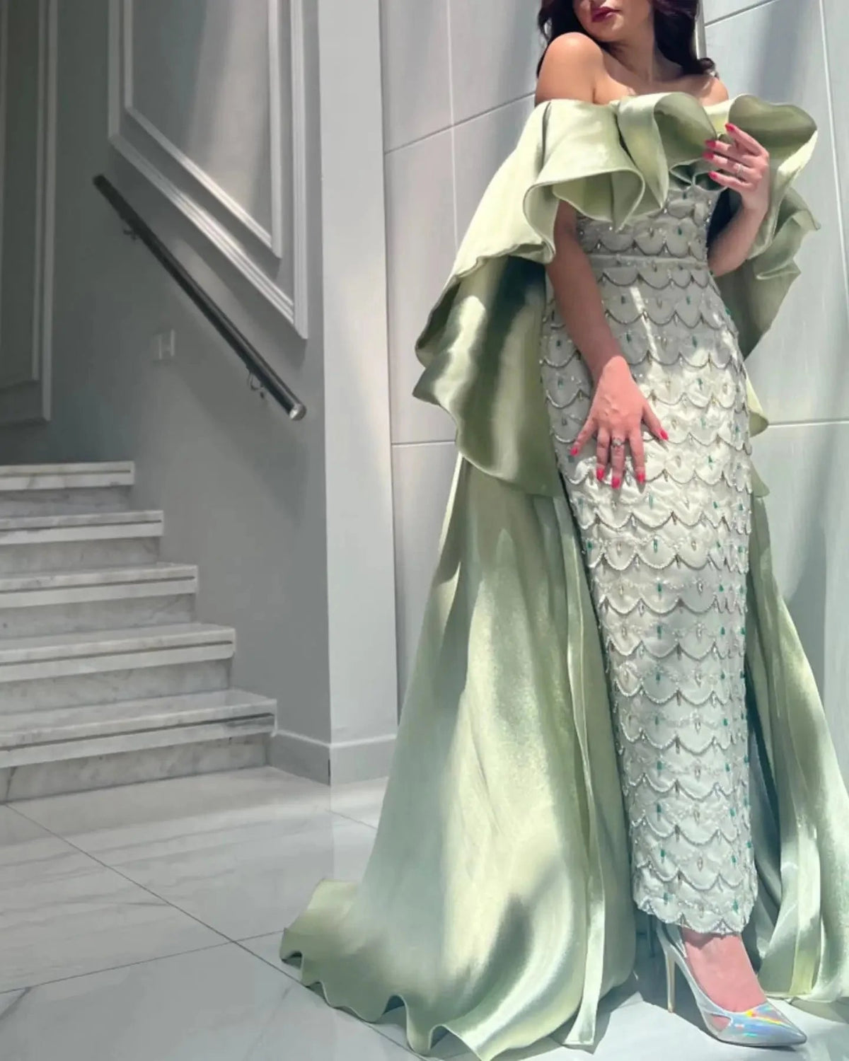 Saudi Arabia Sage Green Luxury Dubai Evening Dresses with Cape Lilac Beaded Women Wedding Party Dress SS383