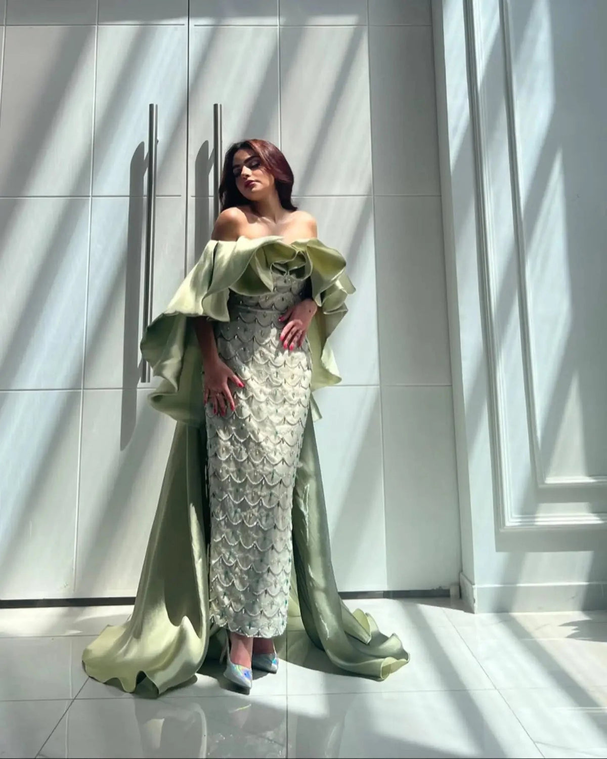 Saudi Arabia Sage Green Luxury Dubai Evening Dresses with Cape Lilac Beaded Women Wedding Party Dress SS383