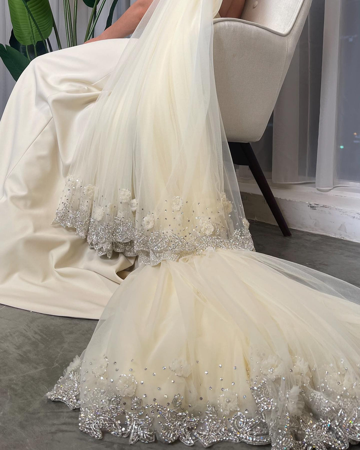 Saudi Arabic Halter Beige Dubai Evening Dress for Women Wedding Luxury Crystal Dubai Long Prom Party Dresses SS444