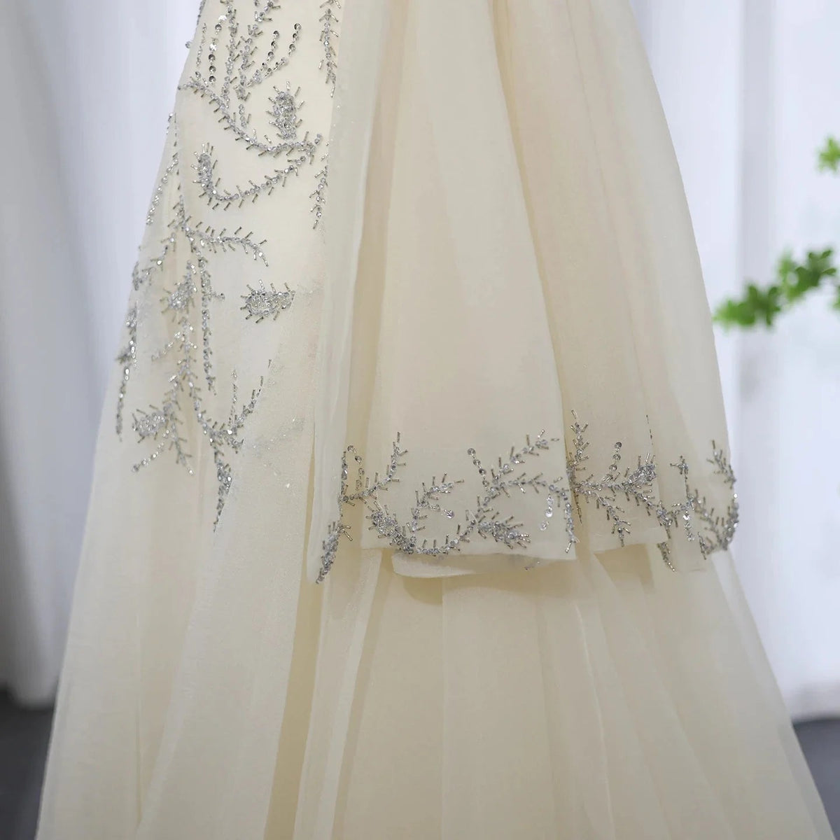 Saudi Arabic Halter Beige Dubai Evening Dress for Women Wedding Luxury Crystal Dubai Long Prom Party Dresses SS444