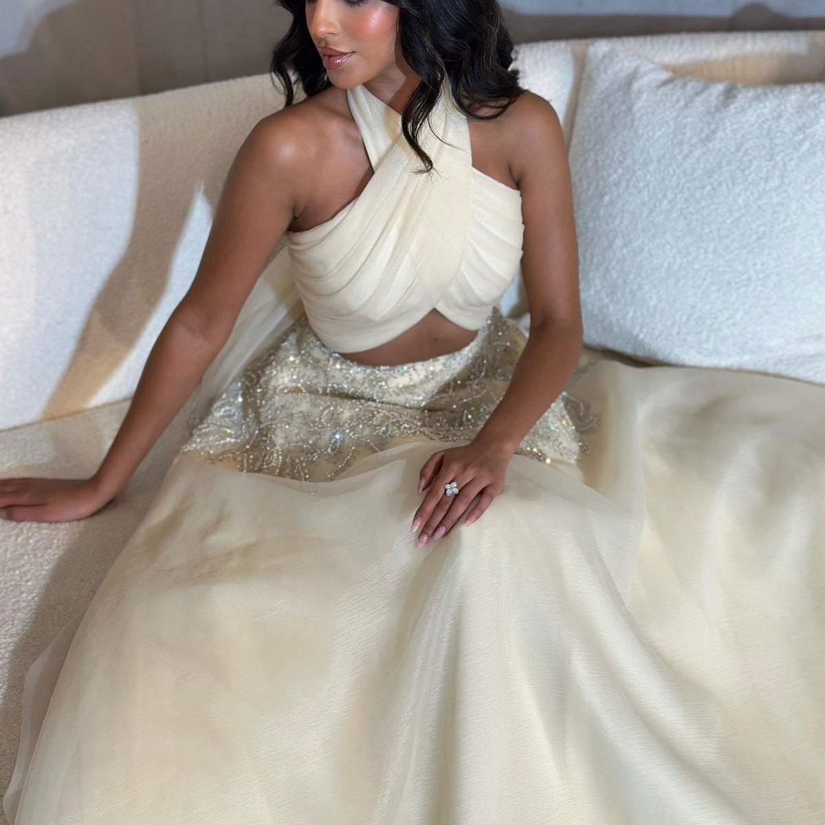 Saudi Arabic Halter Beige Dubai Evening Dress for Women Wedding Luxury Crystal Dubai Long Prom Party Dresses SS444
