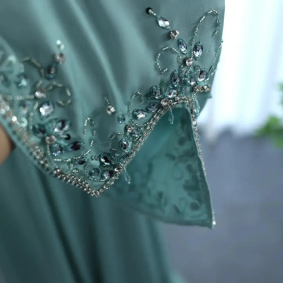 Saudi Arabic Sage Green Halter Evening Dresses with Cape Luxury Dubai Women Wedding Party Gowns SS301