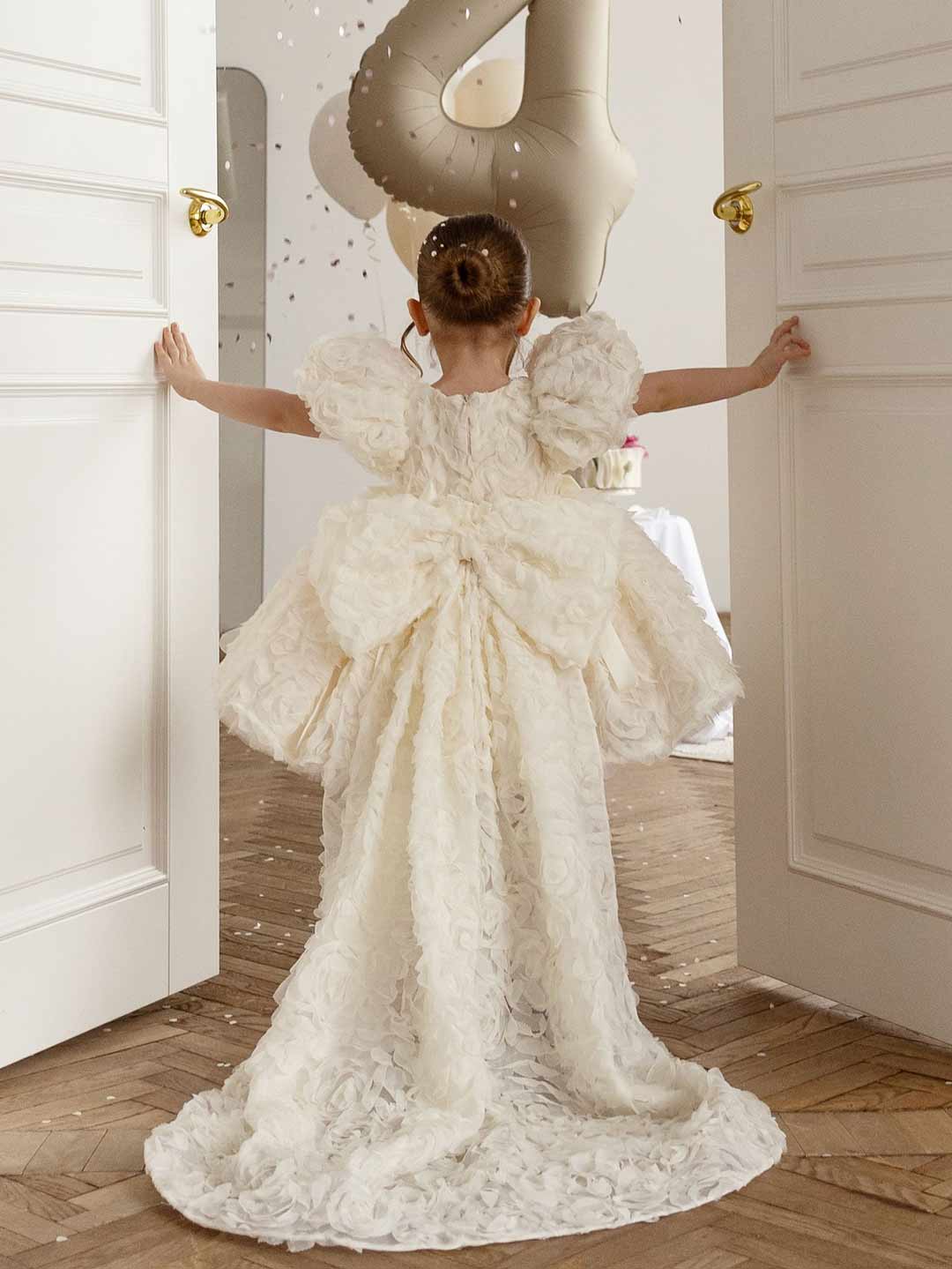 M086 off-white floral flower girl dress