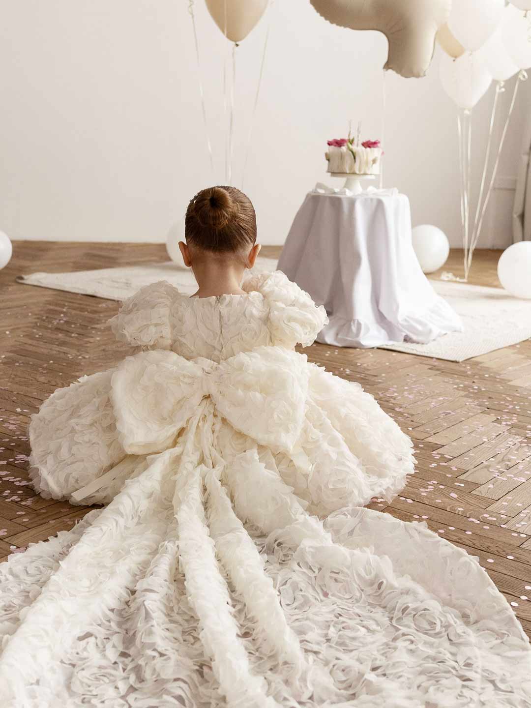 M086 off-white floral flower girl dress