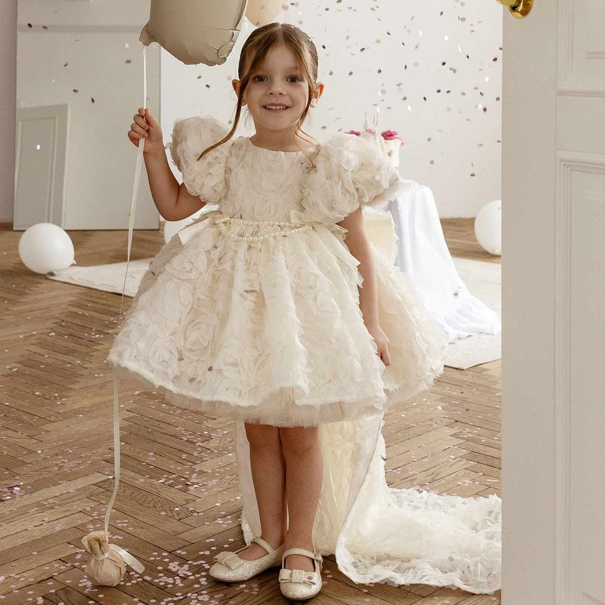 M086 off-white floral flower girl dress