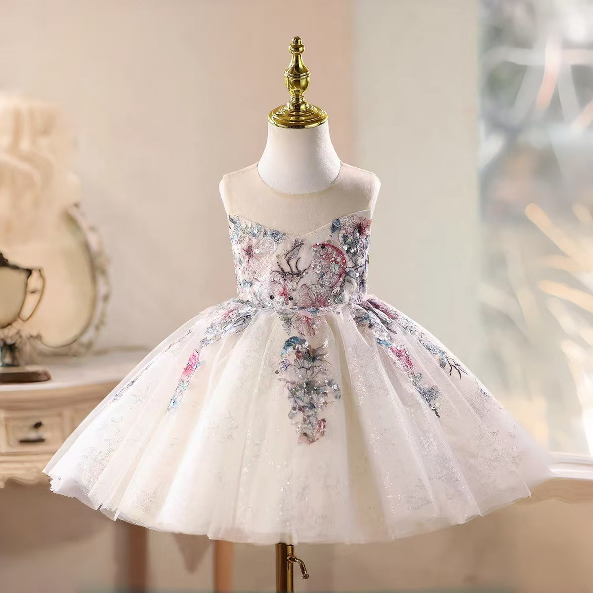 Appliques Beauty Pageant Girl Dress Princess Birthday Gown In White J871