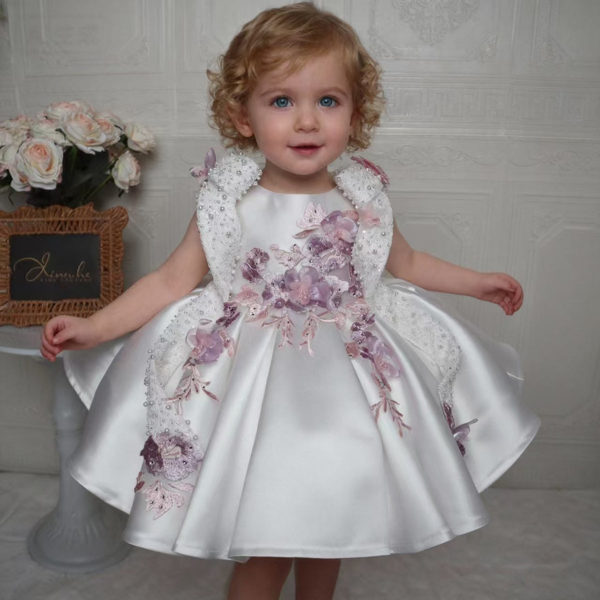 Luxury White Girl Dress Beaded Kids Princess Birthday Gown J869