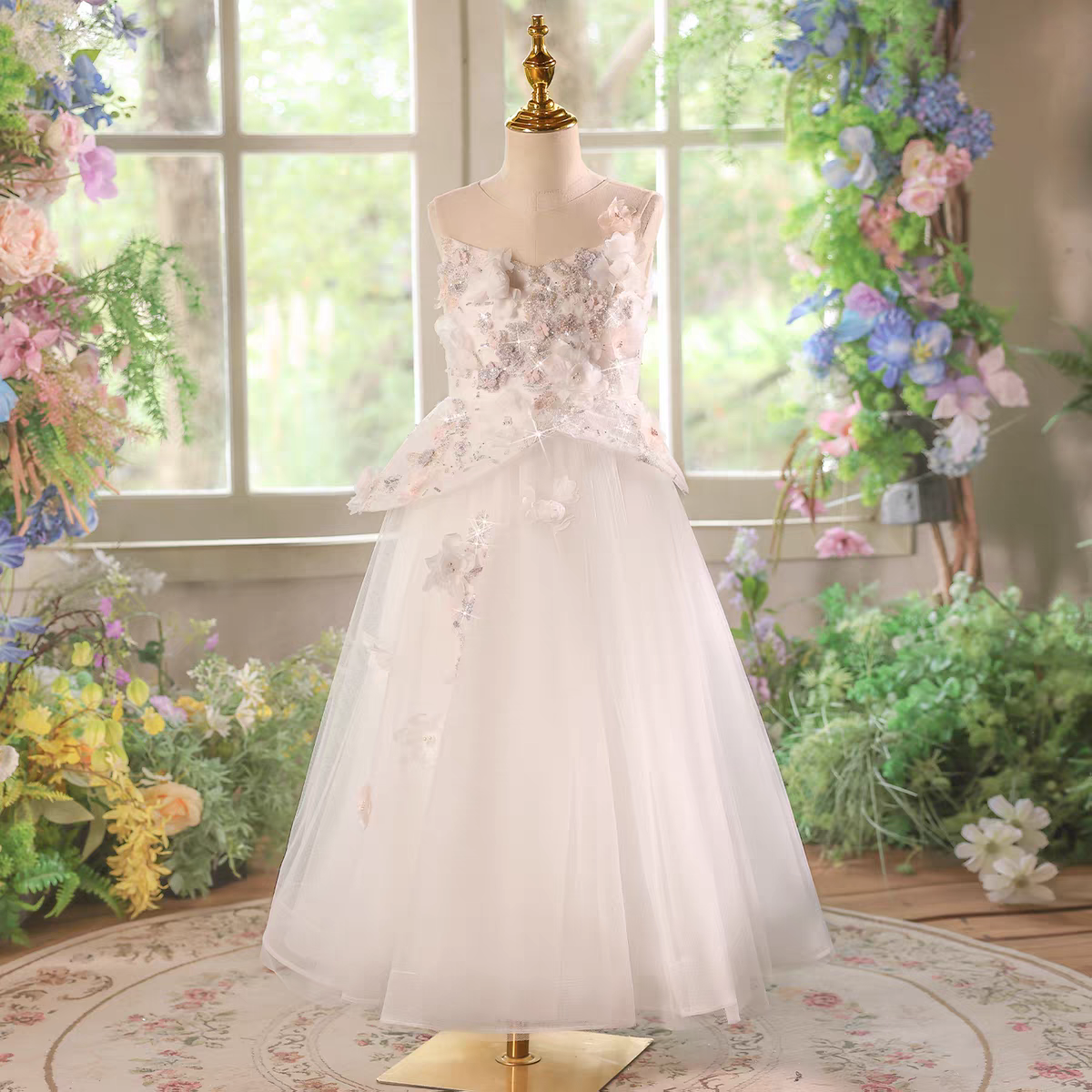 White Elegant Girl Dress Princess Kids Birthday Pageant Gown D192