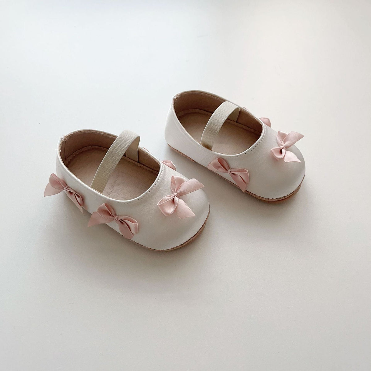 Baby white and pink bow Mary Jane flats